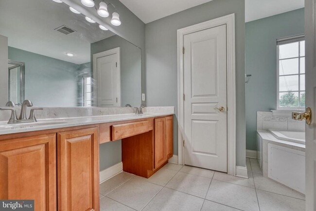 Building Photo - 8112 Winding Ross Way