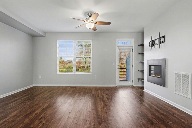 Building Photo - Spacious 4BR Holly Springs | Modern Layout | Prime Location Near Downtown & 540