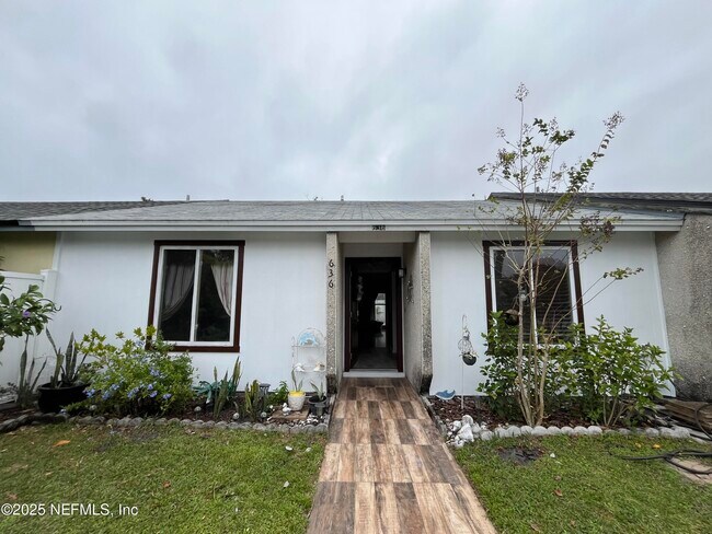 Building Photo - 636 Aquatic Dr