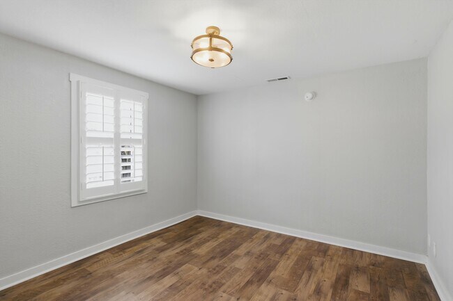 Building Photo - 613 Pearson Springs Rd