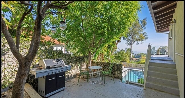 Building Photo - Resort-Style Living with Pool & Iconic Coastal Views