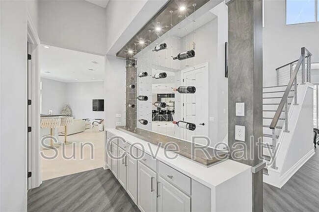 Building Photo - 854 Macewen Dr