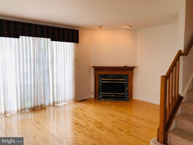 Building Photo - 1081 Chanticleer
