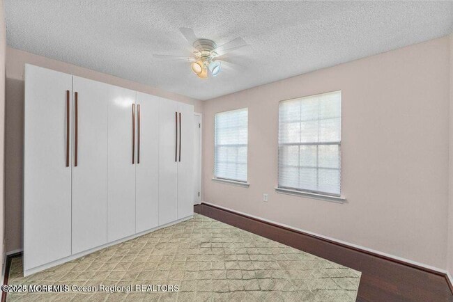 Building Photo - 237 Wycoff Way W