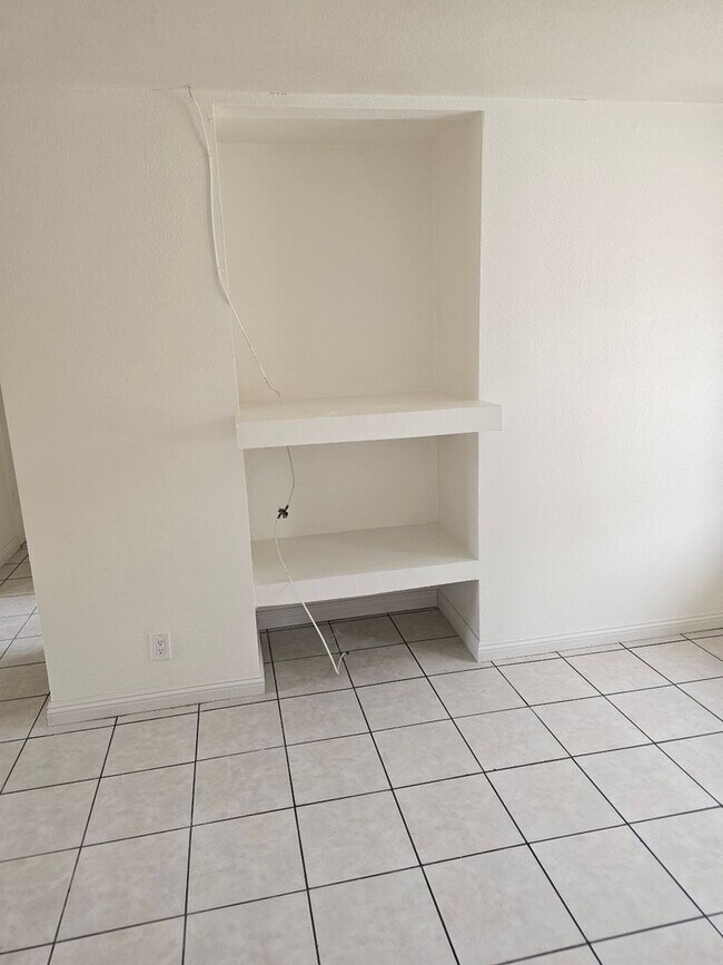 Building Photo - Charming 3BR Condo in Fontana