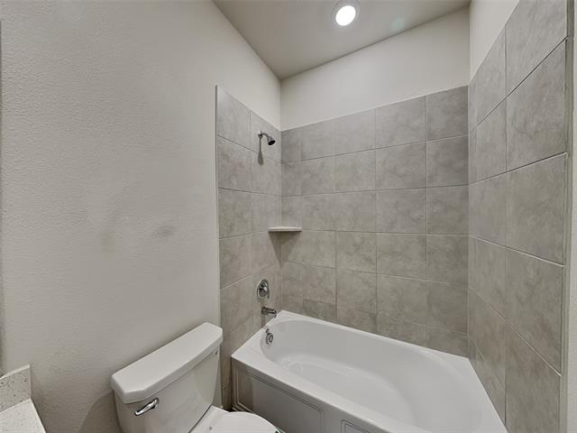 Building Photo - 4925 Woodloch Dr