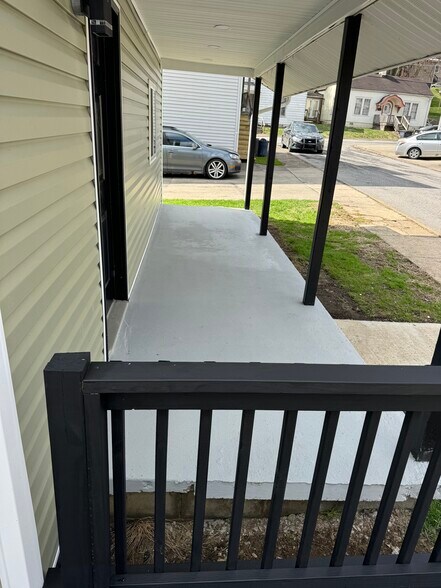 Building Photo - 706 Church St