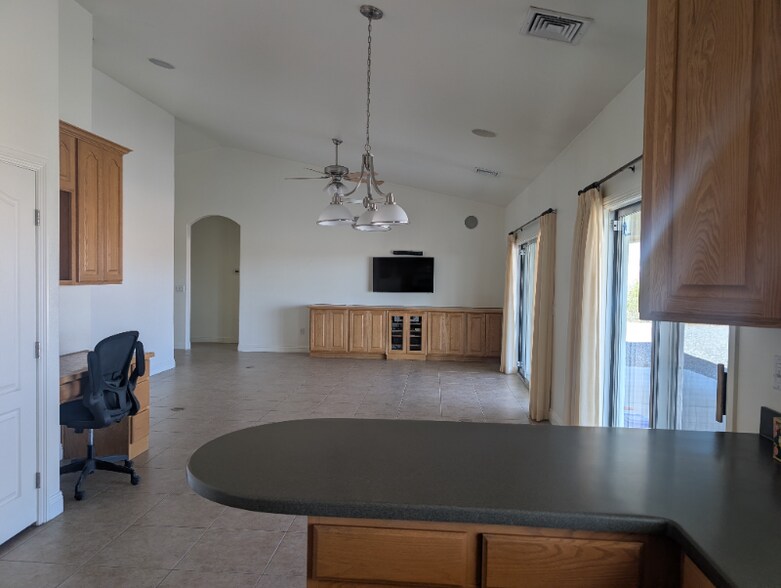 Building Photo - 3801 Malibou Ave