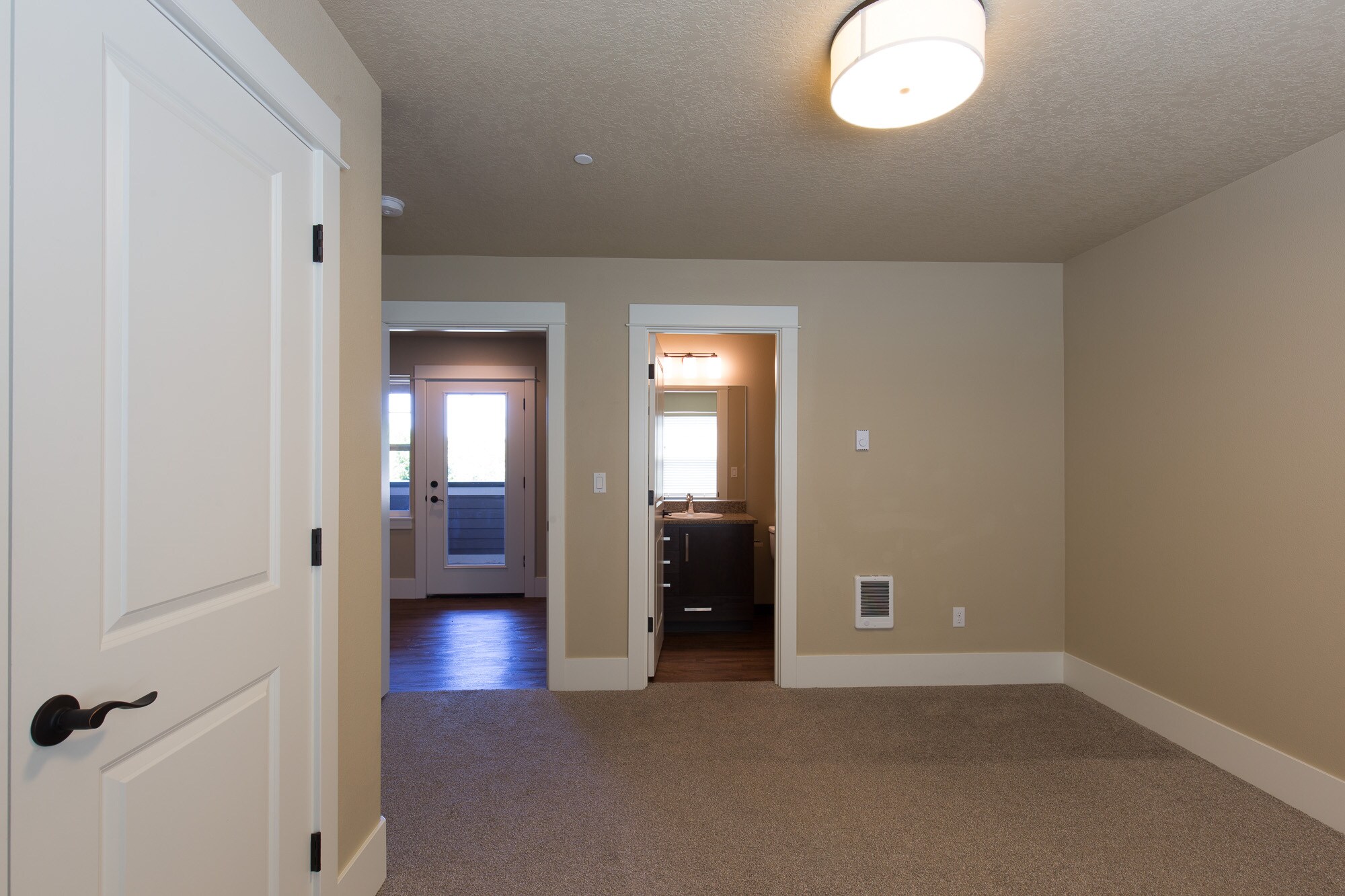 Building Photo - 915 SW 10th St