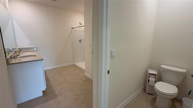 Building Photo - 504 Taylor Grvs St