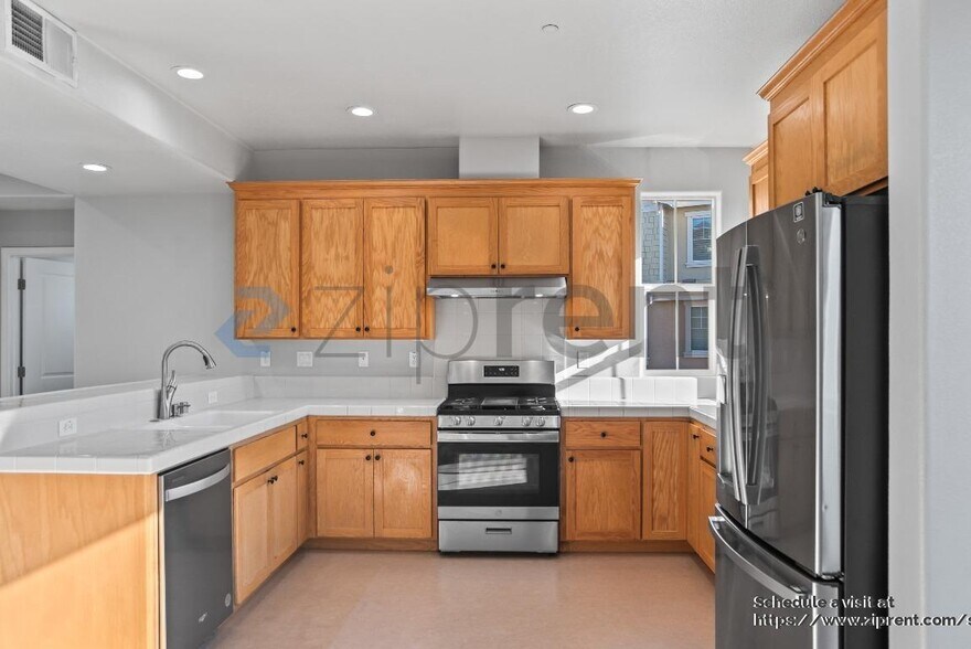 Building Photo - 18404 Emerald Ln