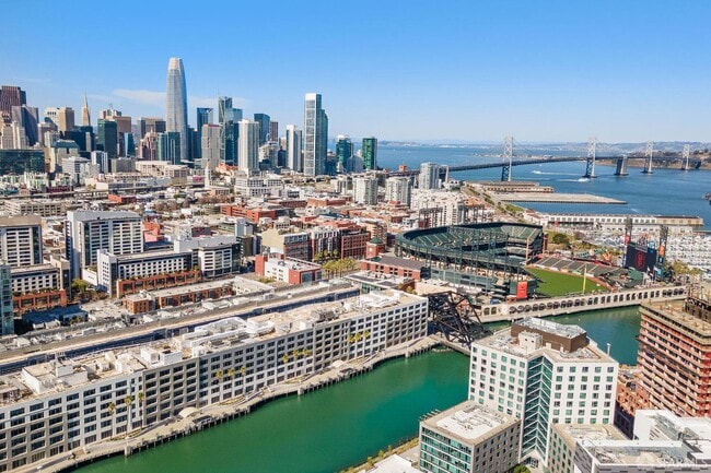 Building Photo - 1000 3rd St