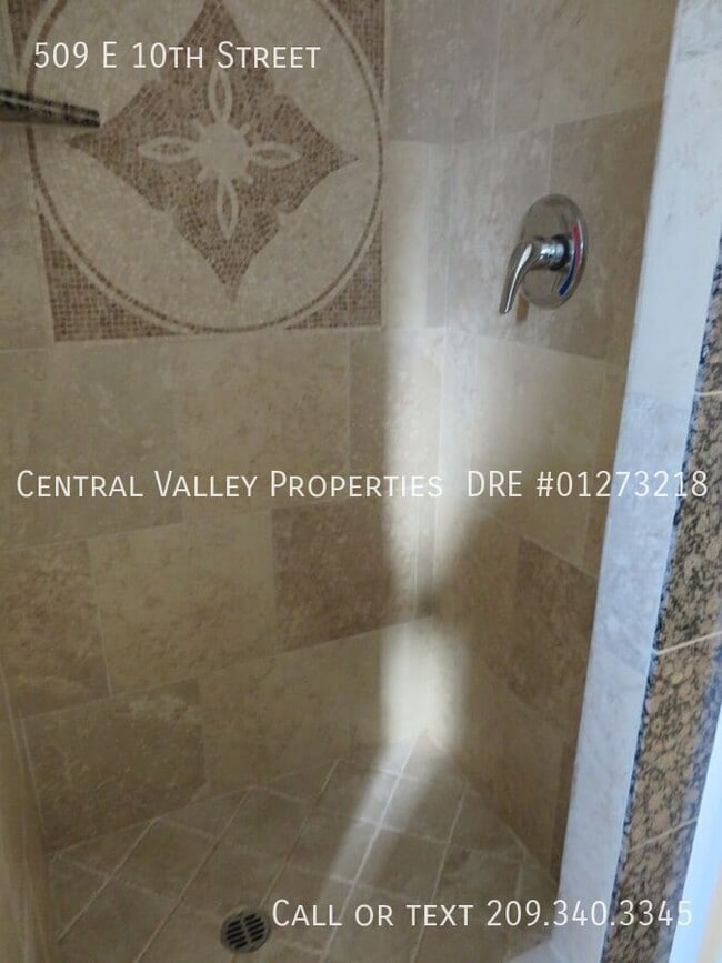 Building Photo - 509 10th St