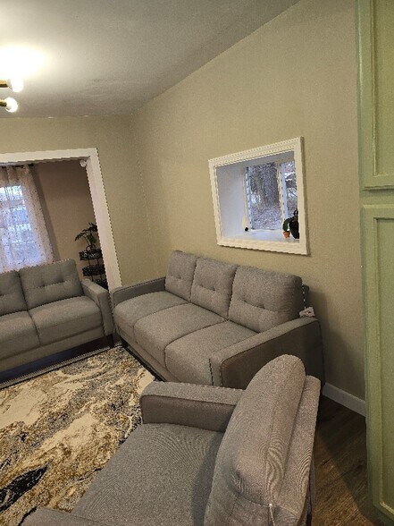 Building Photo - 56061 Francis Ave