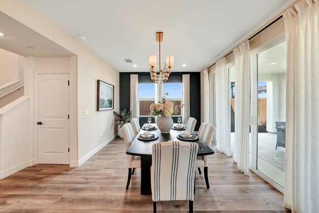 Building Photo - 2133 West Dr