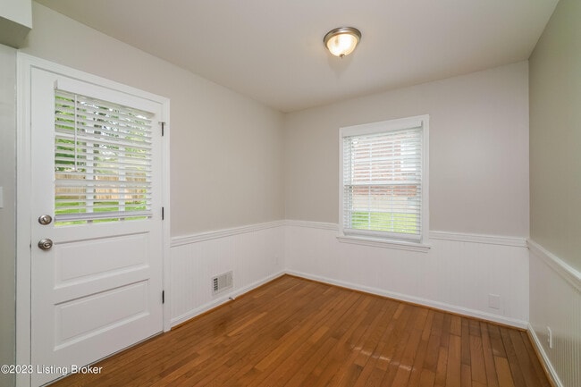 Building Photo - 3208 Cabinwood Dr