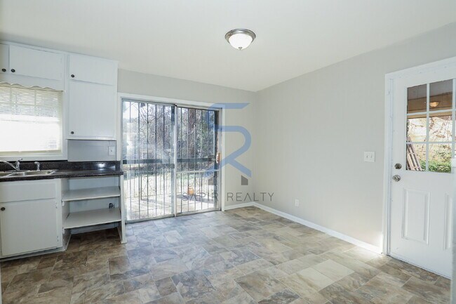 Building Photo - Move in before February 15th and get $100 OFF your rent for the first 3 months — PLUS a $250 Amaz...