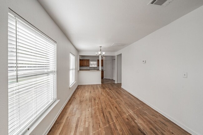 Building Photo - Cute two-bedroom, one-bath home in the hea...