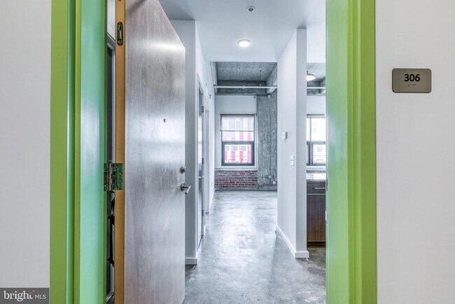 Building Photo - 4800 Brown St