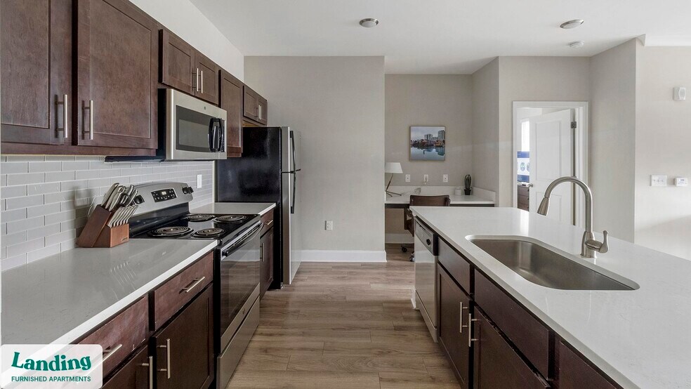 Building Photo - 195 N Creek Dr