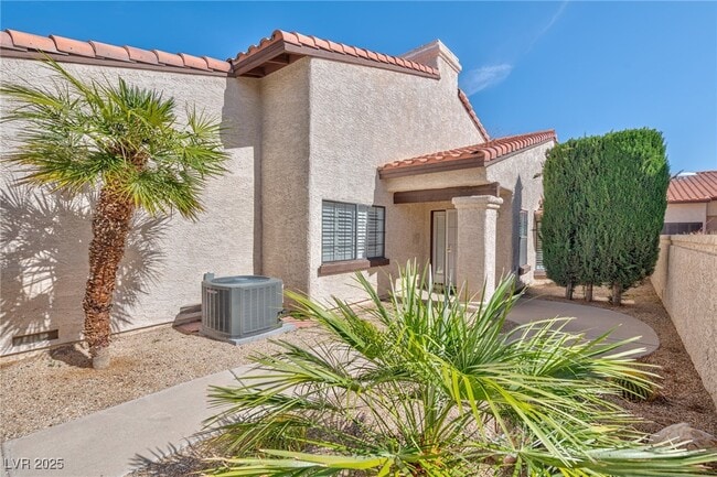 Building Photo - 3151 La Mancha Way