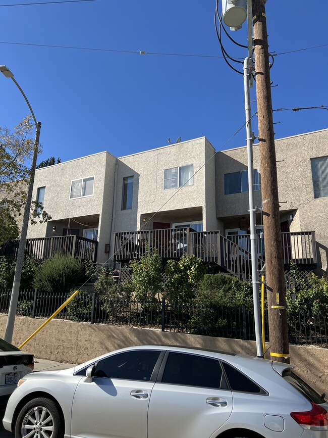 Building Photo - Laveta Terrace