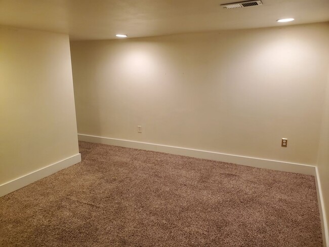 Building Photo - 4BR/2BA Audubon/Downriver Area Home