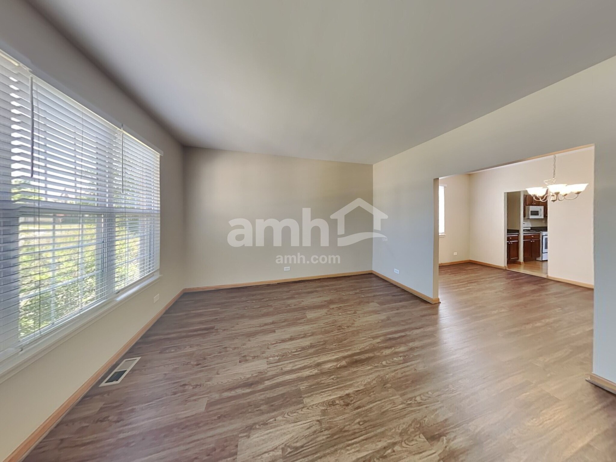 Building Photo - 1007 Angelica Cir