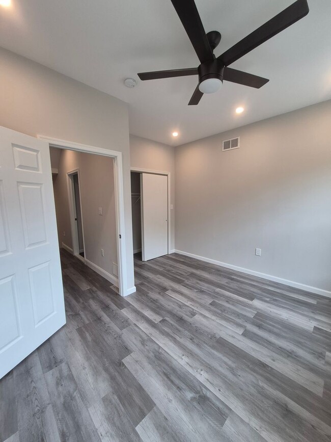 Building Photo - Spacious 3BD/2.5 BA North Philadelphia - Available Now!!!