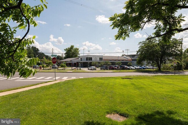 Building Photo - 208 Park Terrace Ct SE