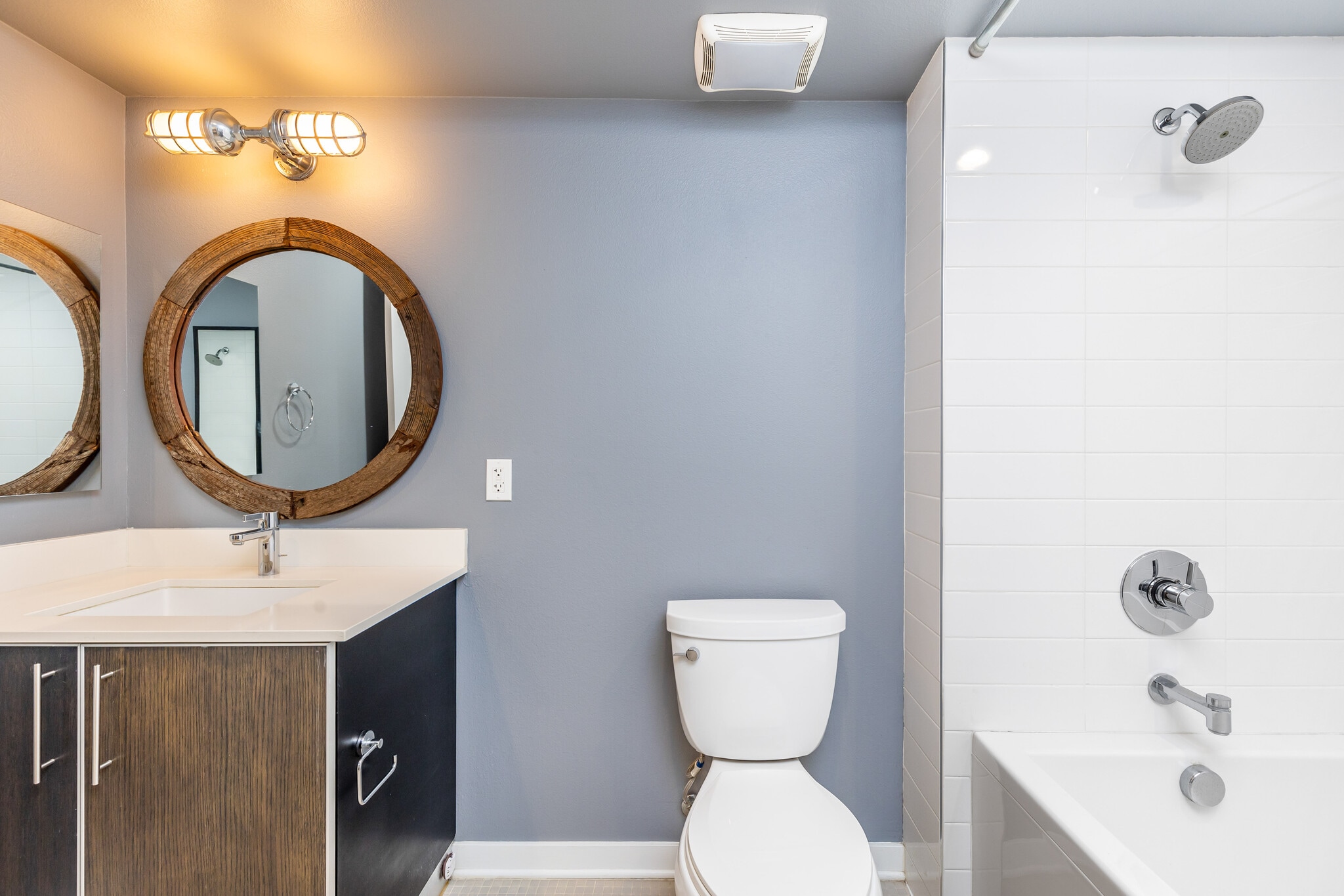 Building Photo - 4215 Glencoe Ave