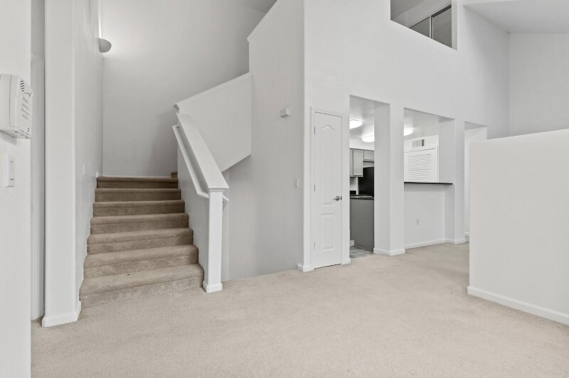 Building Photo - 5350 Dunlay Dr