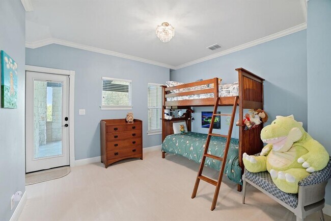 Building Photo - 500 Konstanty Cir