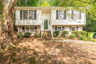 Building Photo - 7833 Foxwood Dr