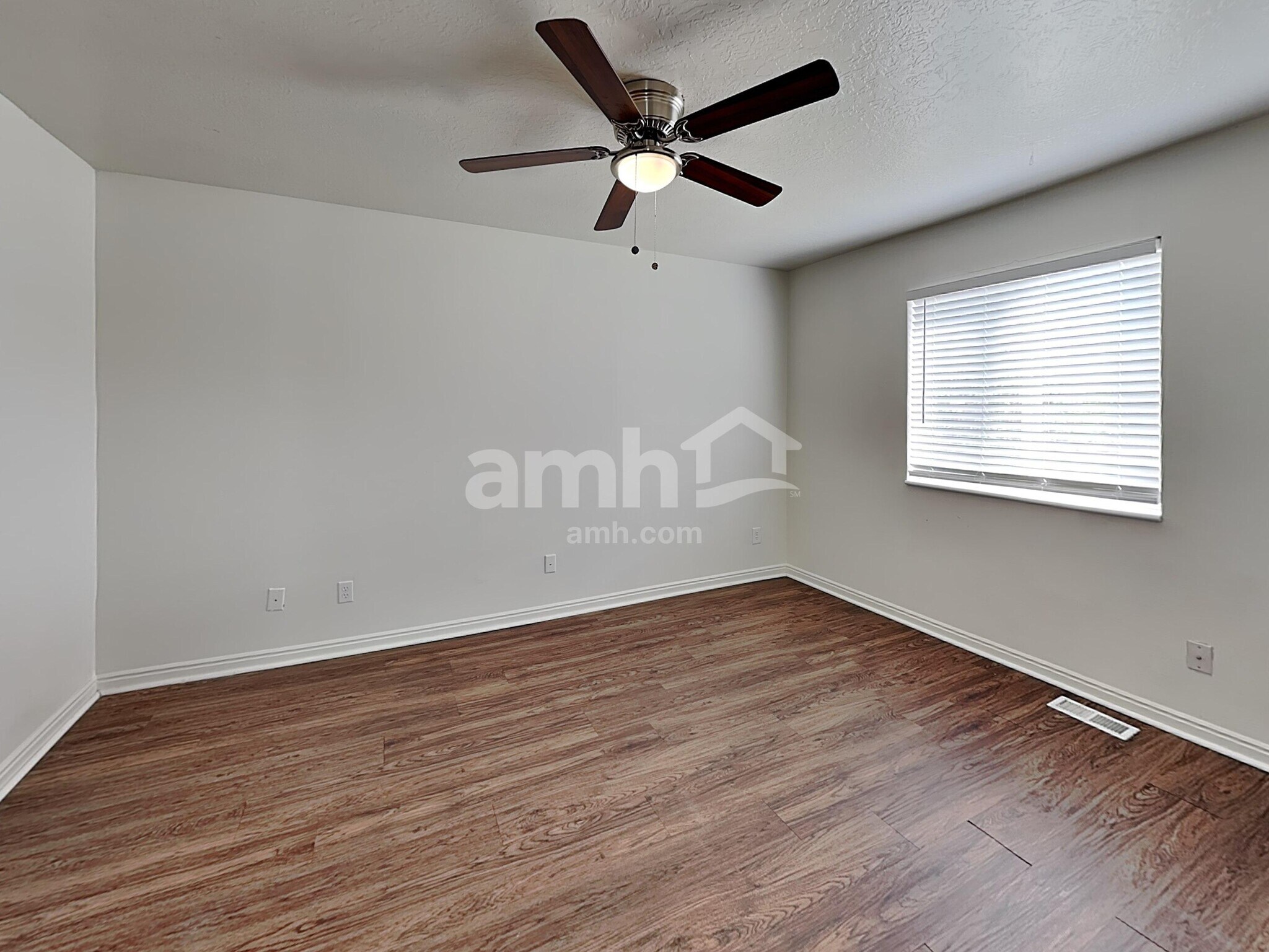 Building Photo - 385 Pommel Dr