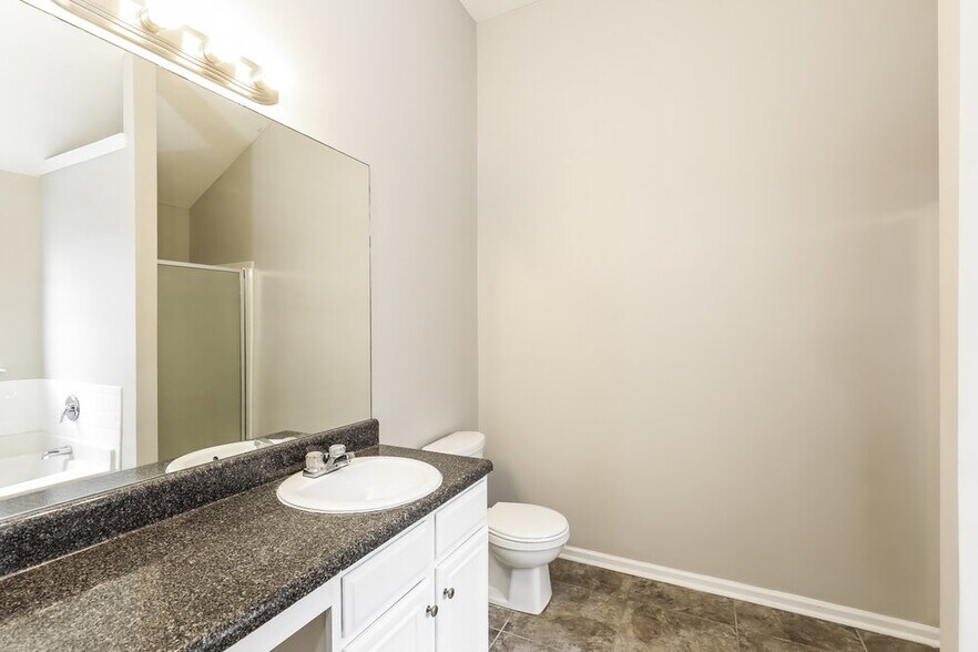 Building Photo - 6450 Splitpine Ct