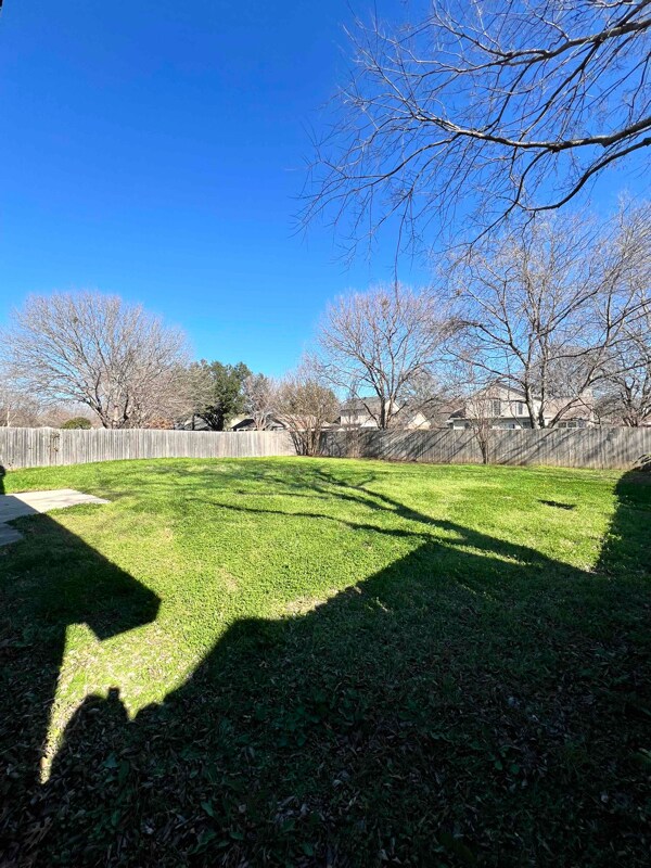 Building Photo - 2504 Liberty Ln