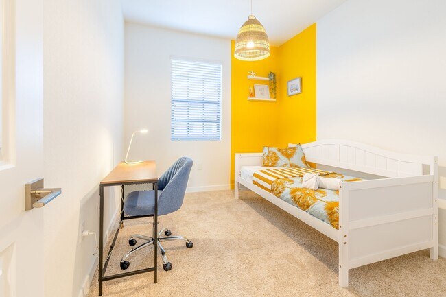 Building Photo - 1156 SW 6th Ct