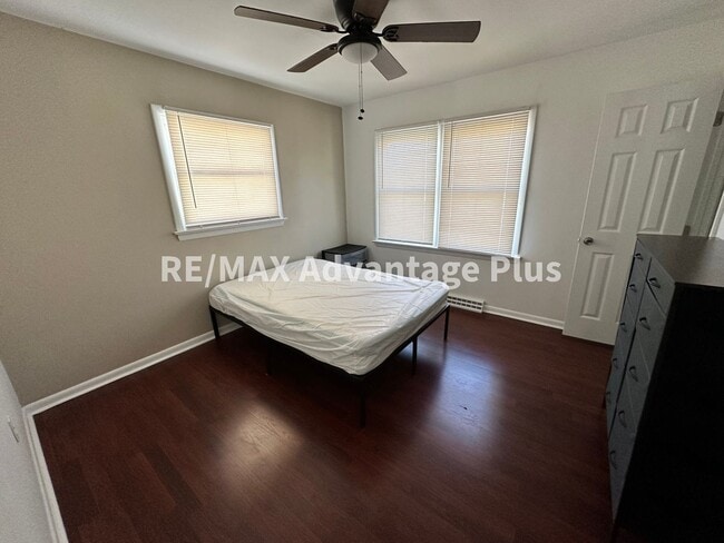 Building Photo - Spacious 4-Bedroom Home in Town of Farmville!