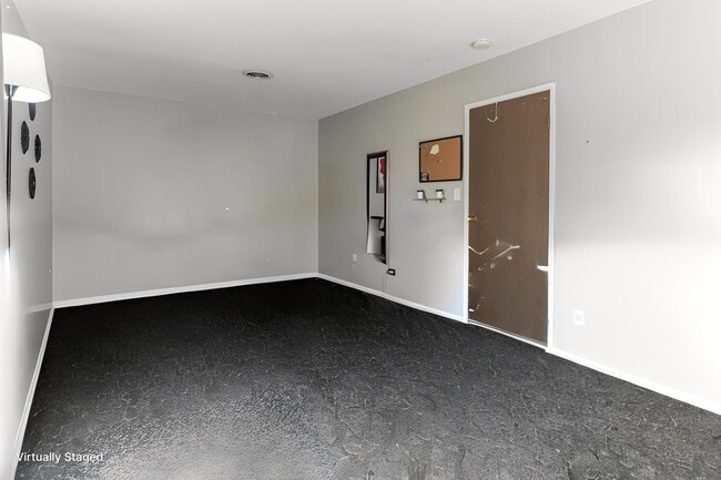 Building Photo - 310 George St