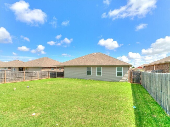 Building Photo - 11104 NW 99th St