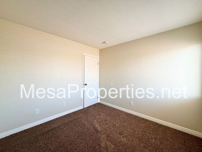 Building Photo - 15091 Brown Ln