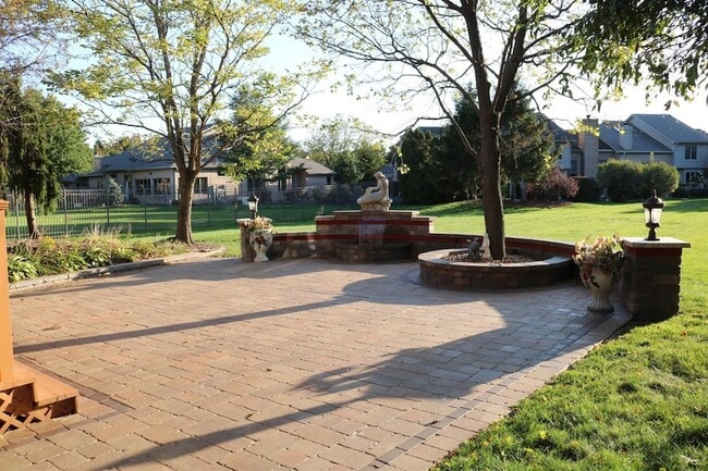 Building Photo - 10316 Cherrywood Ln