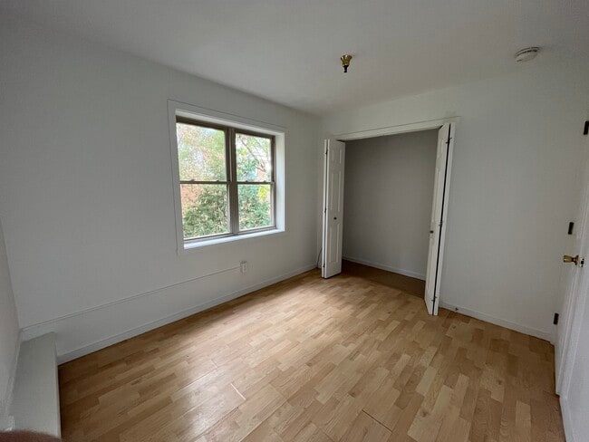 Building Photo - 216 Lake St