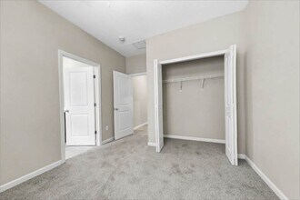 Building Photo - 2425 Summer Pl Dr