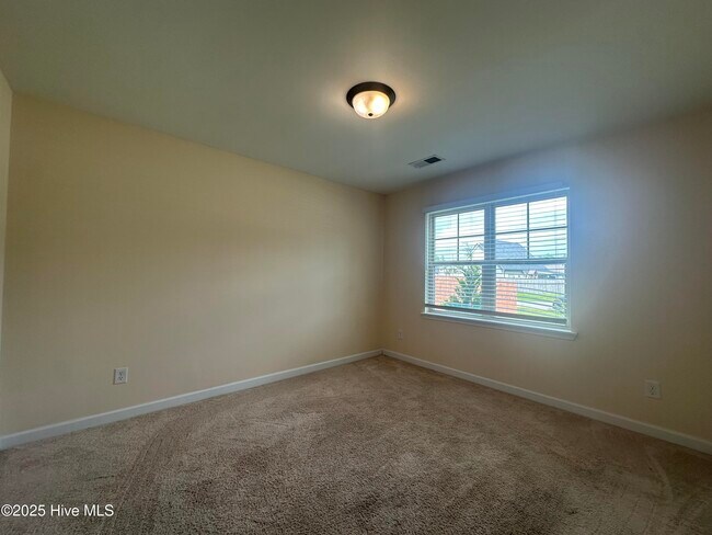 Building Photo - 202 Leeward Landing