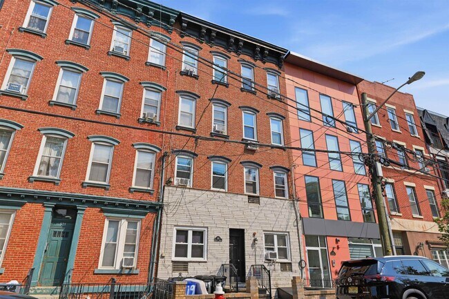 Building Photo - 519 Willow Ave