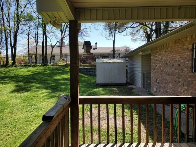 Building Photo - Lakeside School District