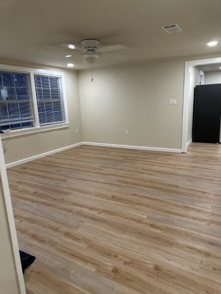 Building Photo - 4306 Earl Blvd