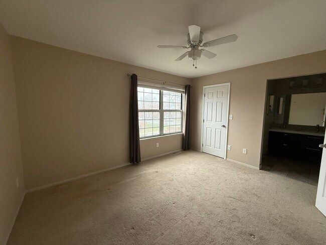 Building Photo - 3496 Burbank Dr